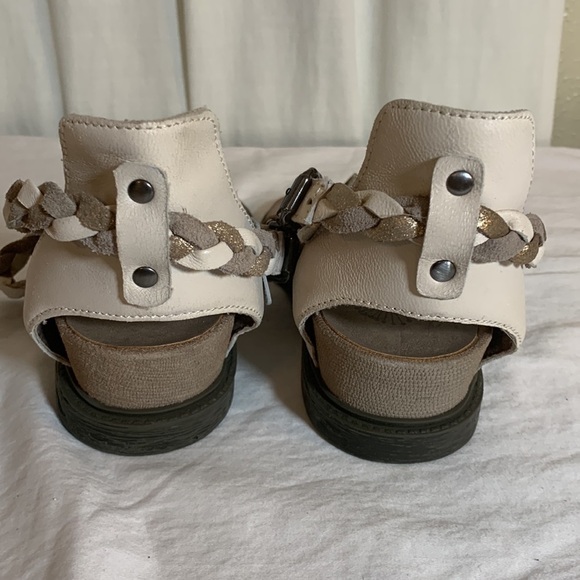 OTBT Braided Thong Sandals, 6.5M - Picture 7 of 10